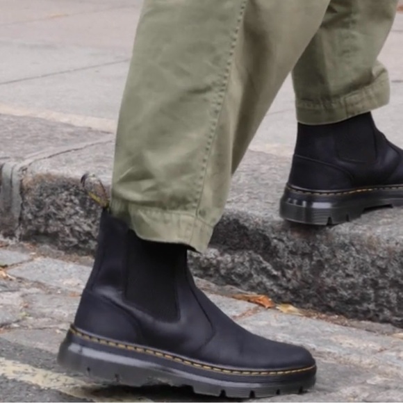 Dr Marten sz 7 Embury Chelsea boot black Wyoming leather in great pre owned cond - Picture 11 of 12